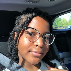 Meet your Posher, Leah